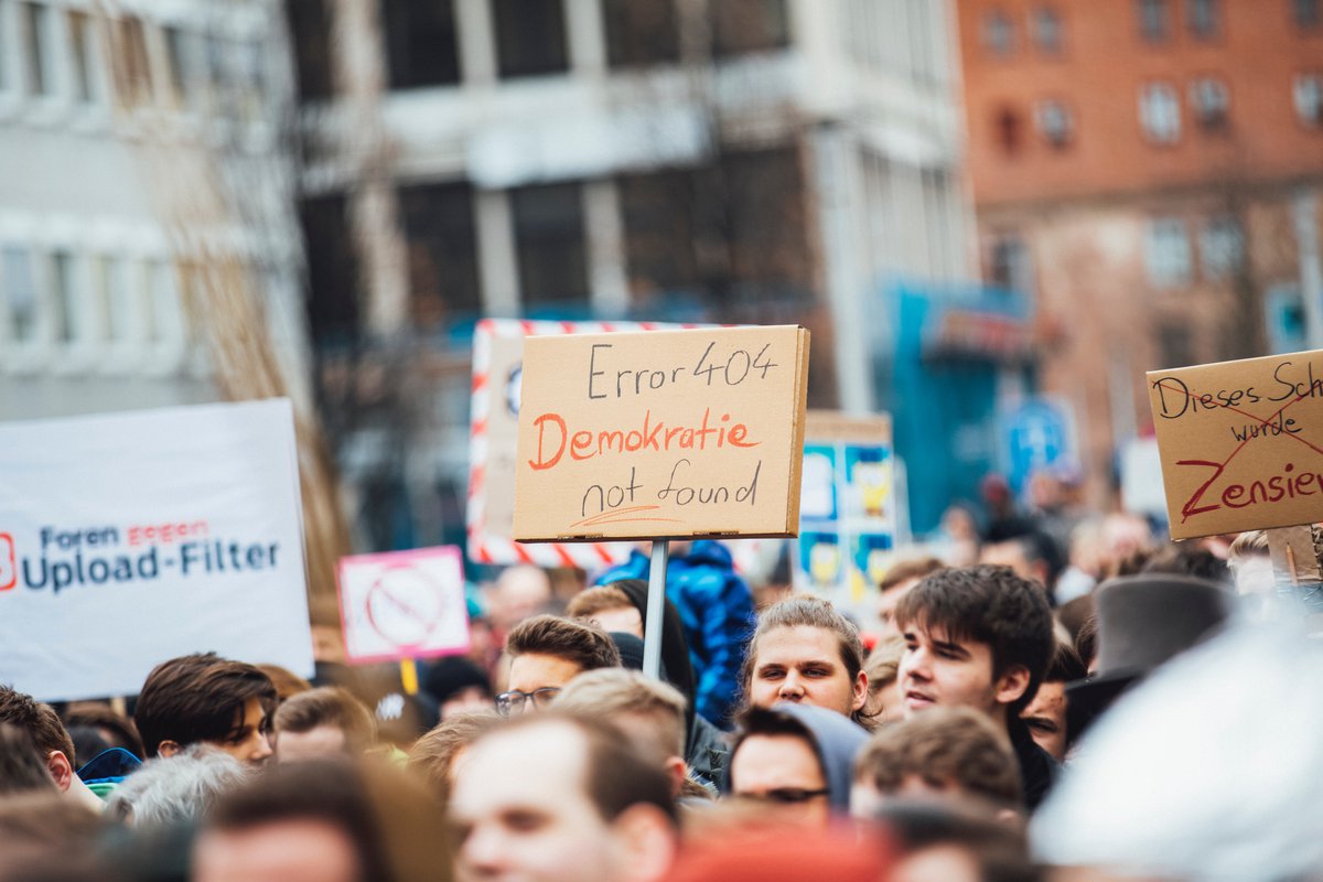 democracy404 – markus-spiske-unsplash.jpg